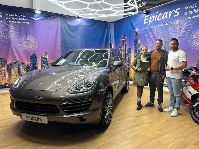 Cliente satisfecho de Epicars concesionario de coches segunda mano en Fuenlabrada, Getafe y Humanes de Madrid
