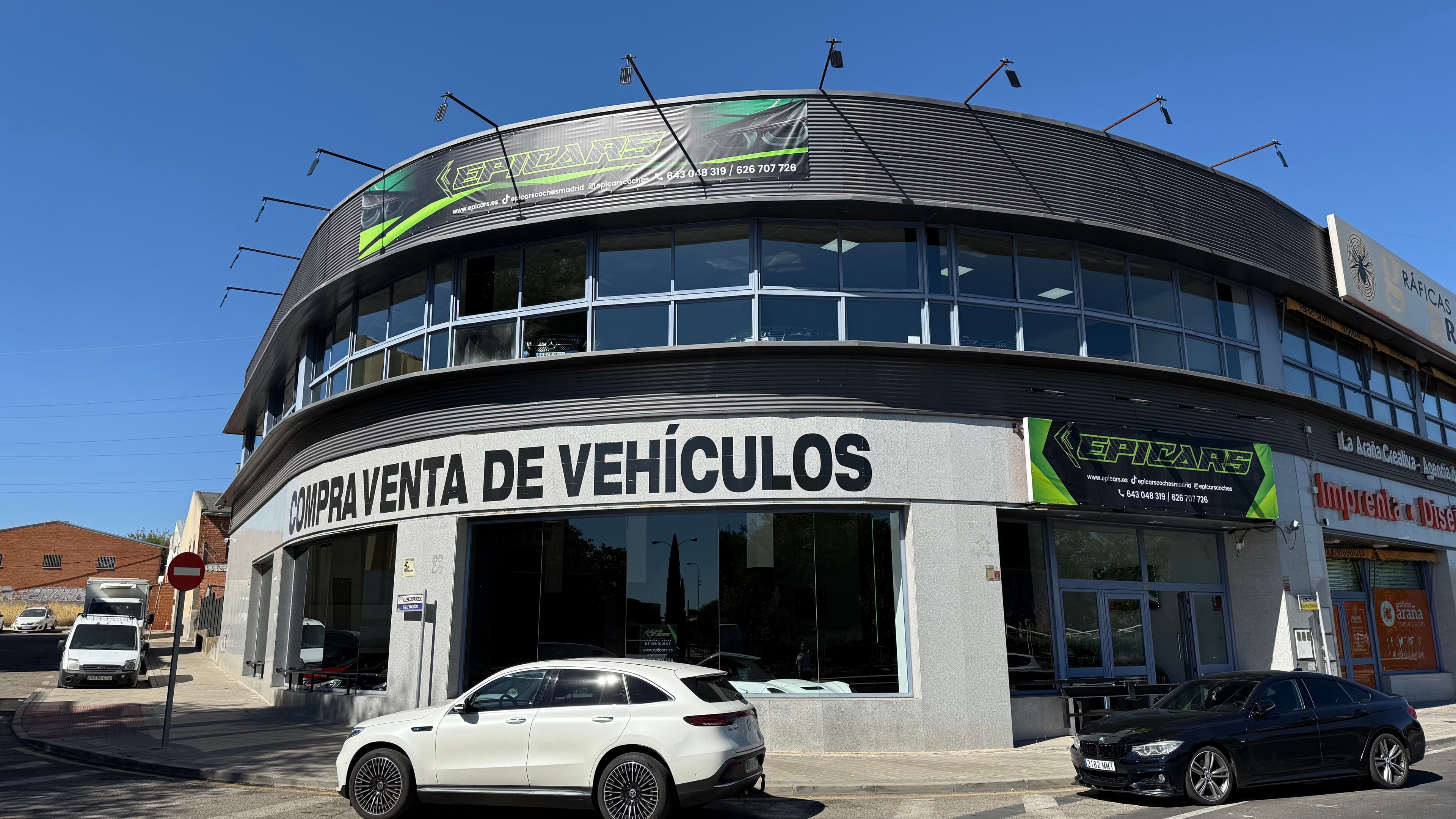 Concesionario Epicars en Fuenlabrada - Exterior del local